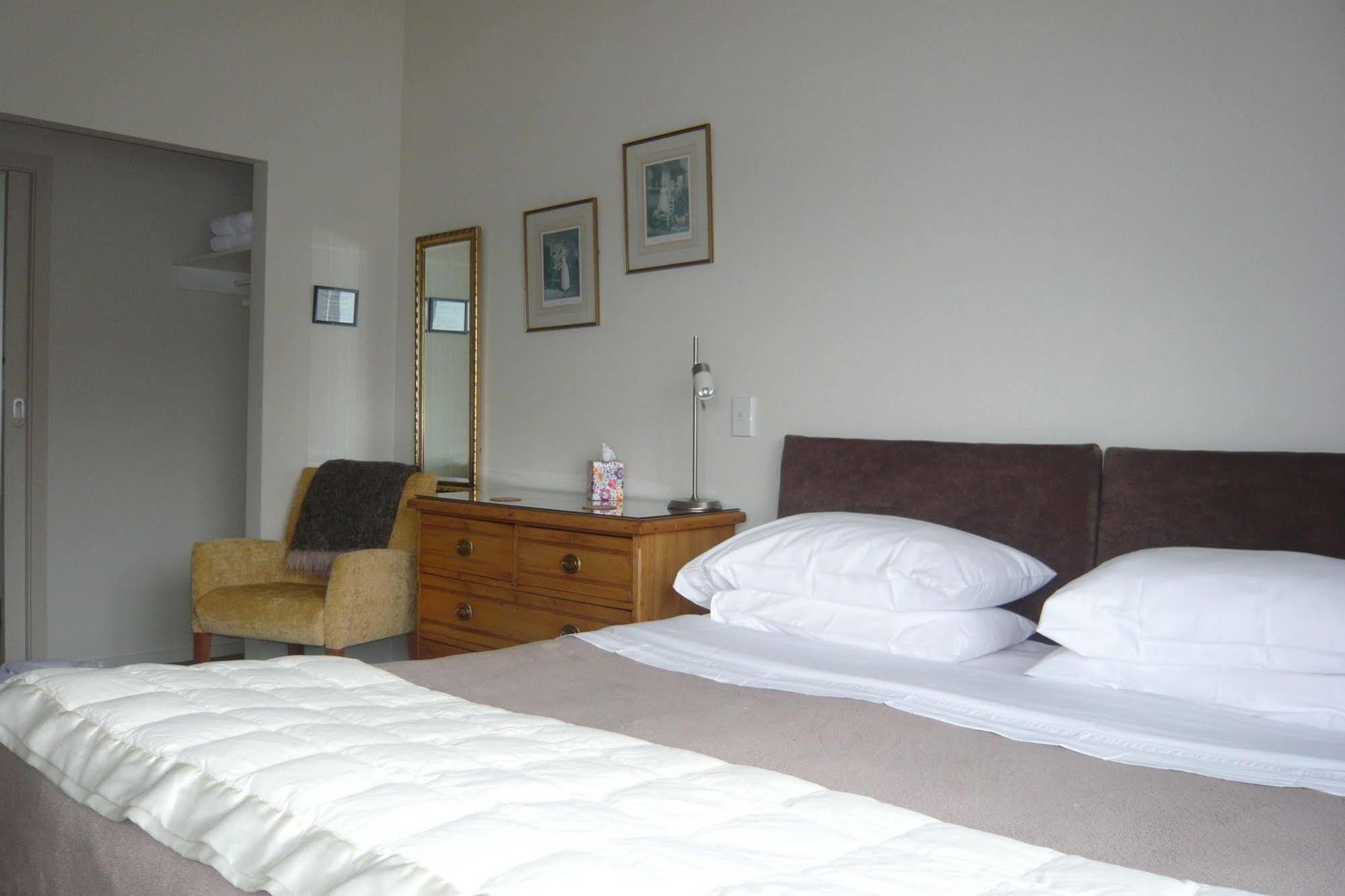 The B & B On The Hill Куийнстаун Екстериор снимка